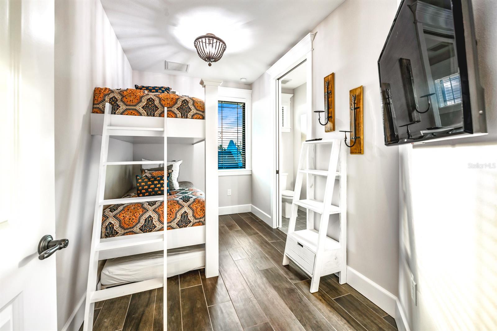 Sarasota, Florida, 34236, United States, 6 Bedrooms Bedrooms, ,6 BathroomsBathrooms,Residential,Active,1831859