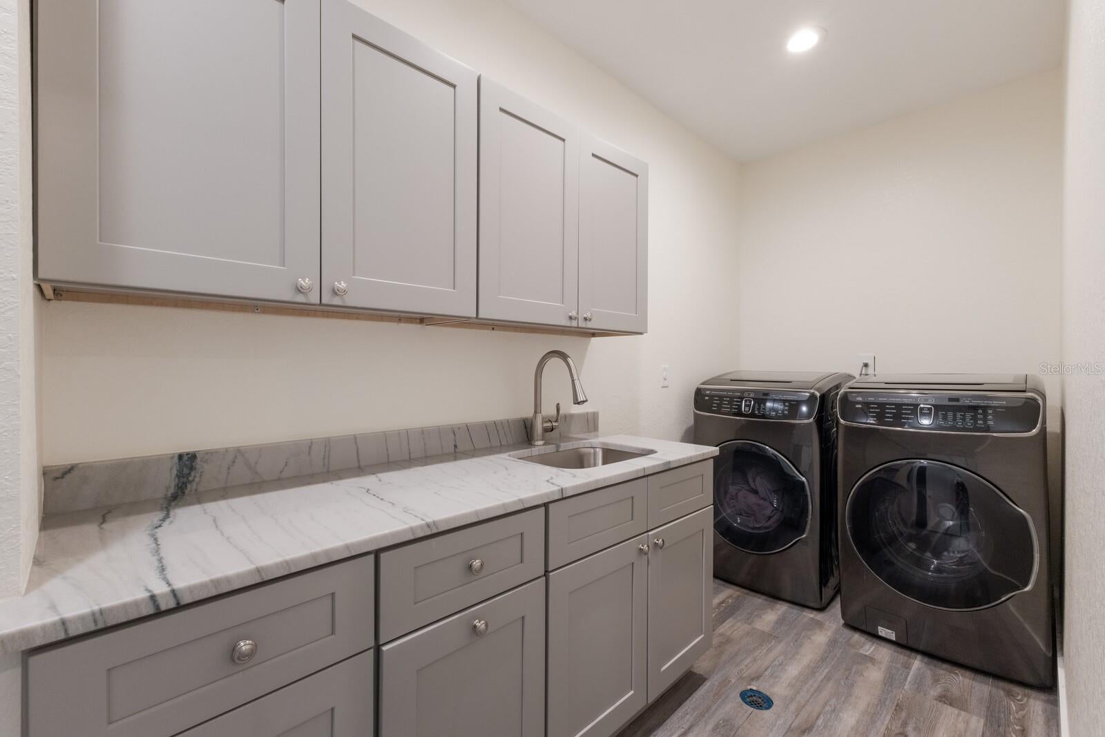 Bradenton, Florida, 34208, United States, ,5 BathroomsBathrooms,Residential,Active,1745633