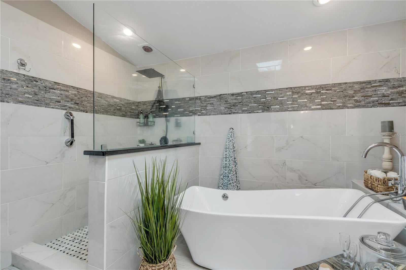 New Smyrna Beach, Florida, 32169, United States, 4 Bedrooms Bedrooms, ,5 BathroomsBathrooms,Residential,Active,2008346