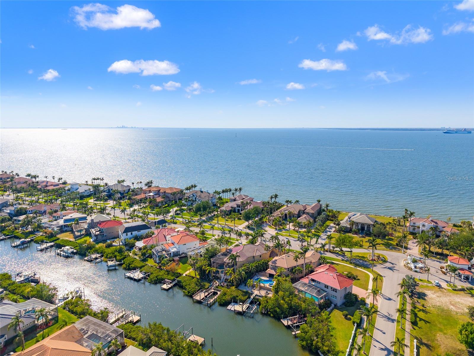 Apollo Beach, Florida, 33572, United States, ,5 BathroomsBathrooms,Residential,Active,1781627