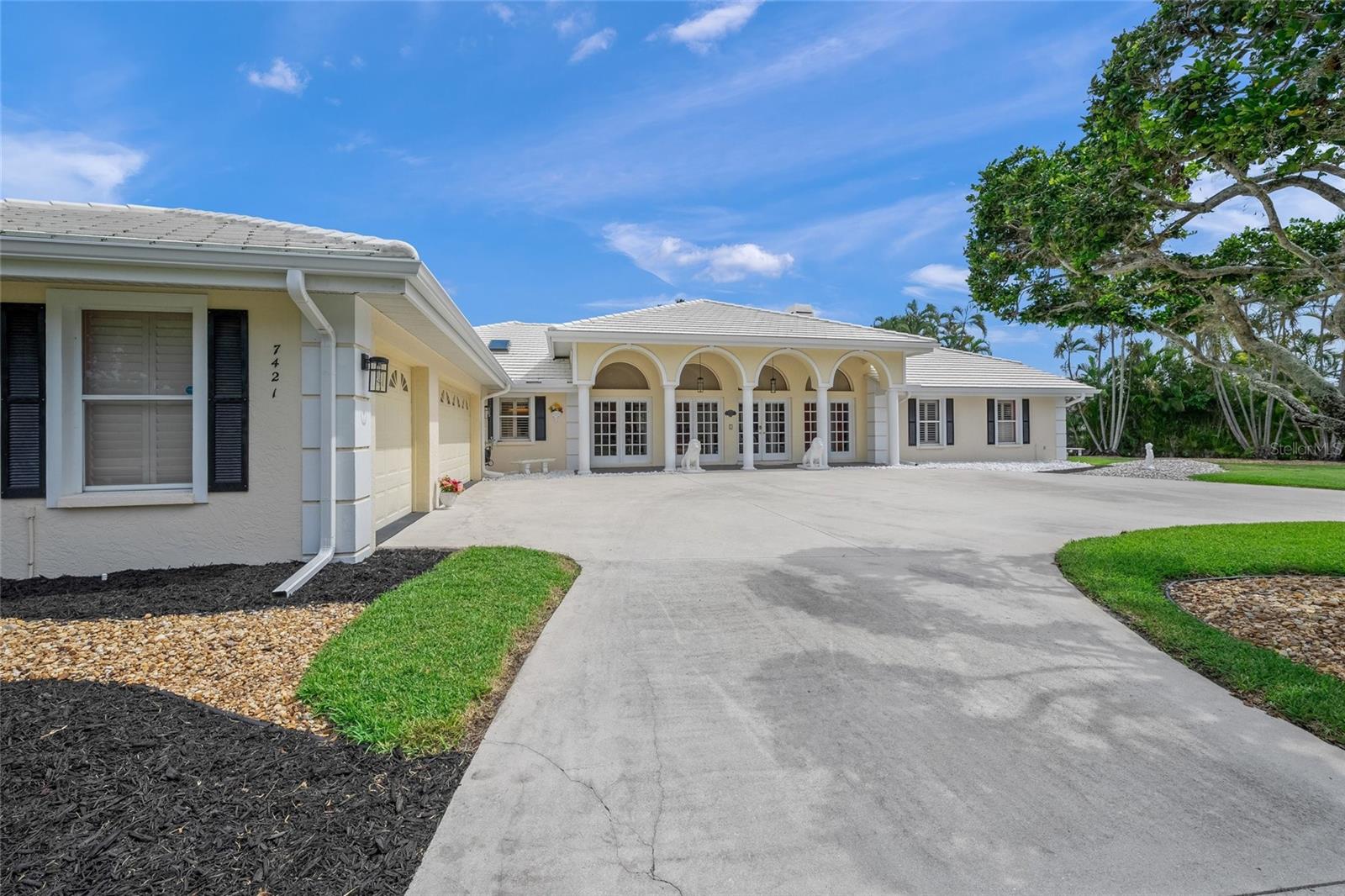 Sarasota, Florida, 34241, United States, 5 Bedrooms Bedrooms, ,4 BathroomsBathrooms,Residential,Active,1894526