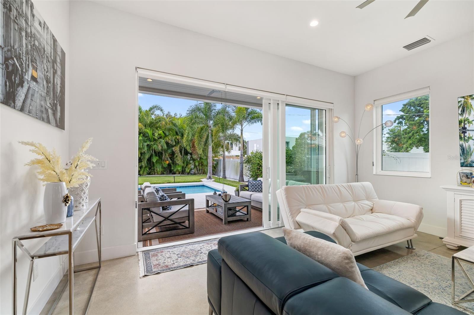 Sarasota, Florida, 34231, United States, 4 Bedrooms Bedrooms, ,3 BathroomsBathrooms,Residential,Active,1922484