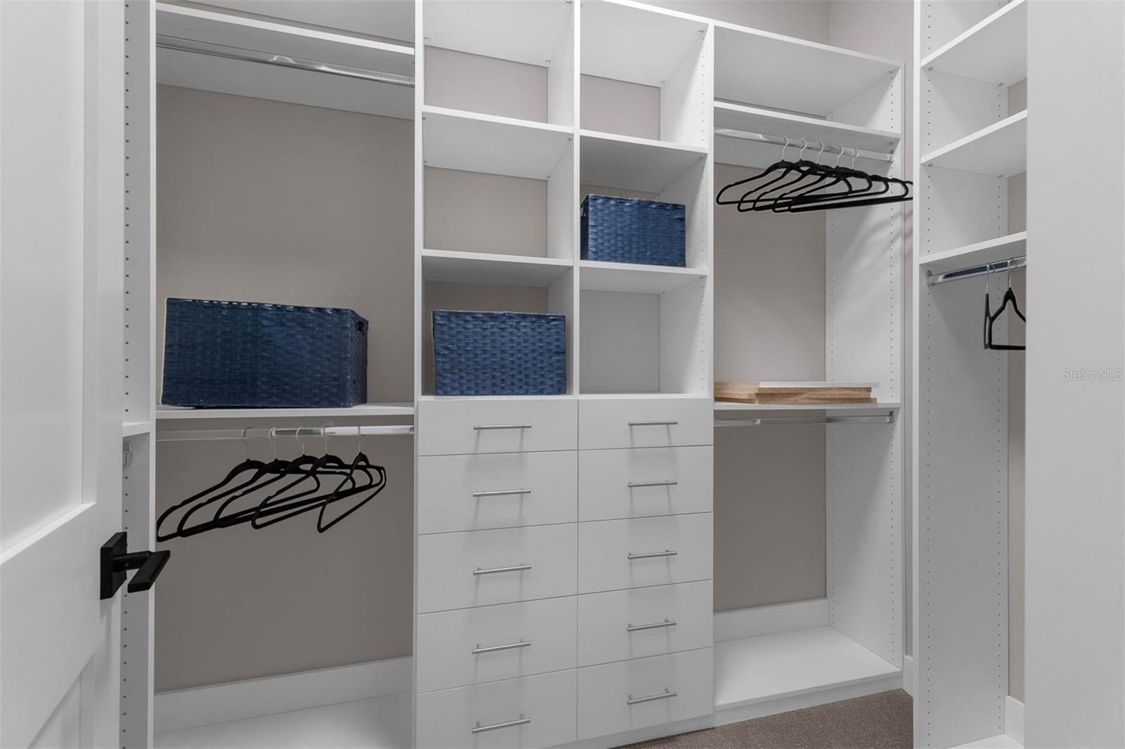 Orlando, Florida, 32804, United States, 5 Bedrooms Bedrooms, ,4 BathroomsBathrooms,Residential,Active,1702896