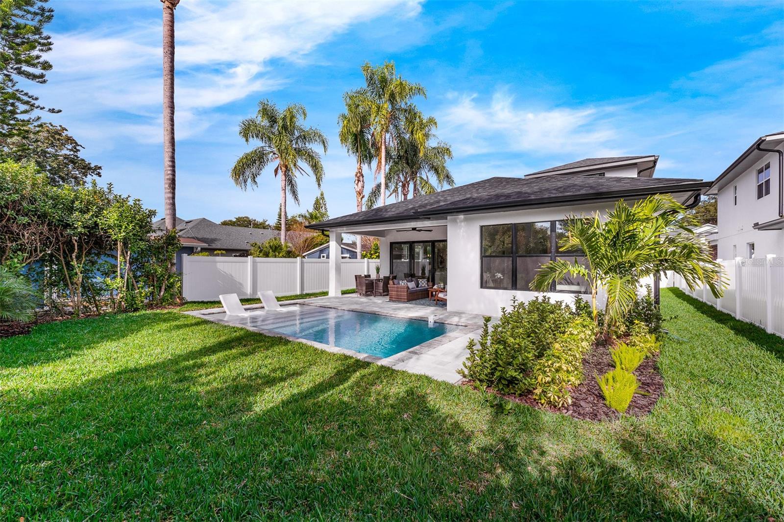 Orlando, Florida, 32804, United States, 4 Bedrooms Bedrooms, ,4 BathroomsBathrooms,Residential,Active,1992252