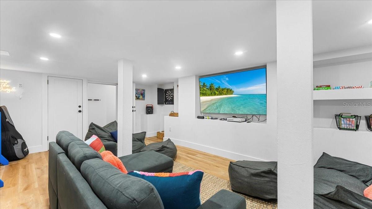 Cocoa Beach, Florida, 32931, United States, 5 Bedrooms Bedrooms, ,4 BathroomsBathrooms,Residential,Active,1880011