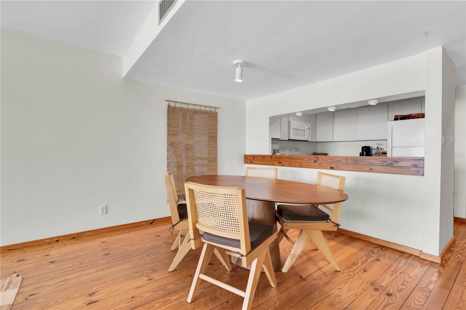 St Pete Beach, Florida, 33706, United States, 2 Bedrooms Bedrooms, ,2 BathroomsBathrooms,Residential,Active,2010538