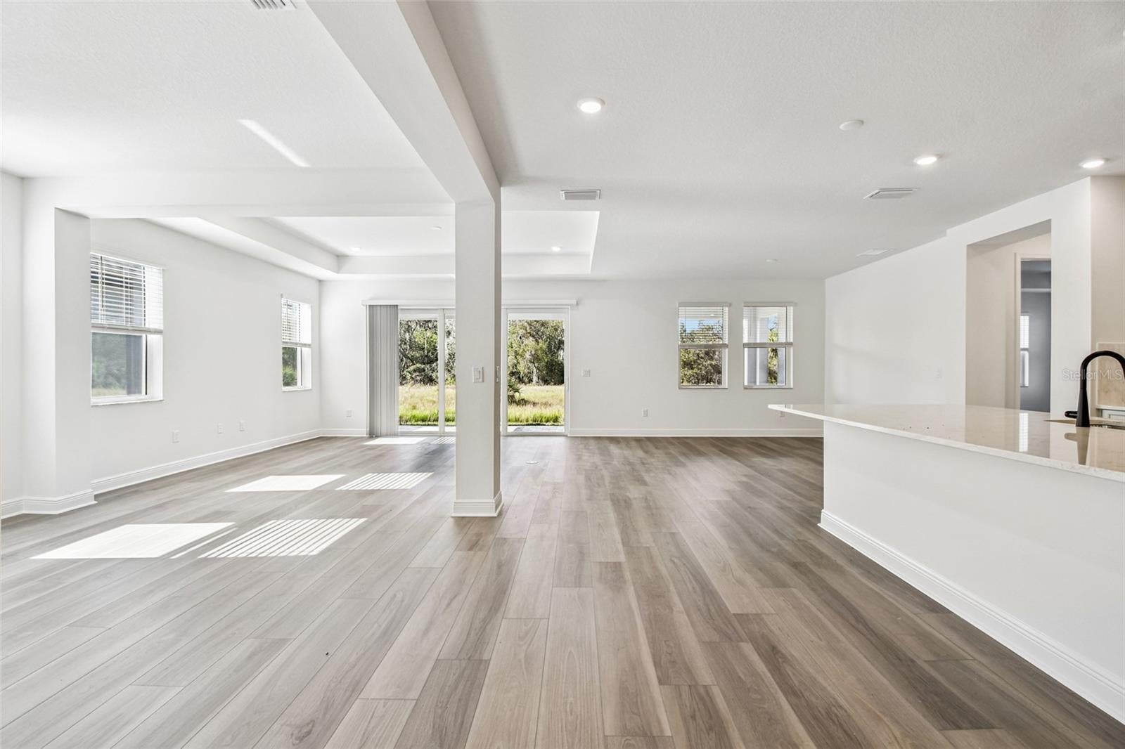 Parrish, Florida, 34219, United States, 4 Bedrooms Bedrooms, ,4 BathroomsBathrooms,Residential,Active,2007045