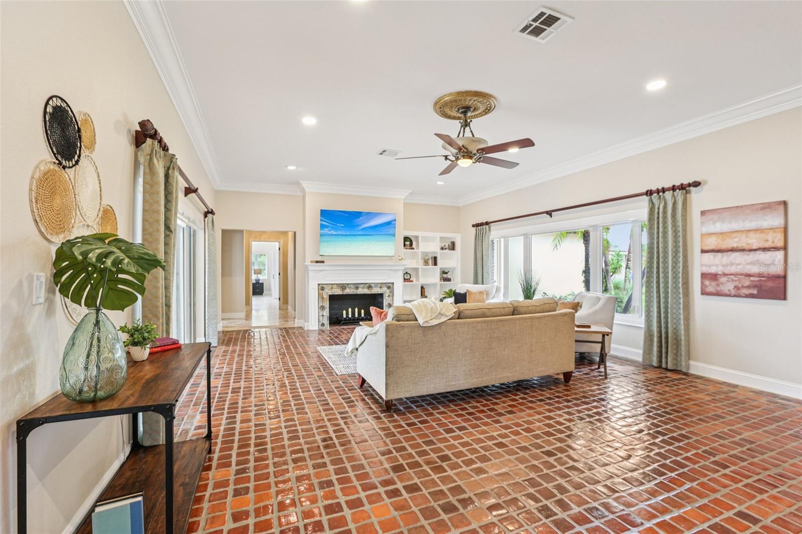 St Petersburg, Florida, 33705, United States, 4 Bedrooms Bedrooms, ,4 BathroomsBathrooms,Residential,Active,1927682
