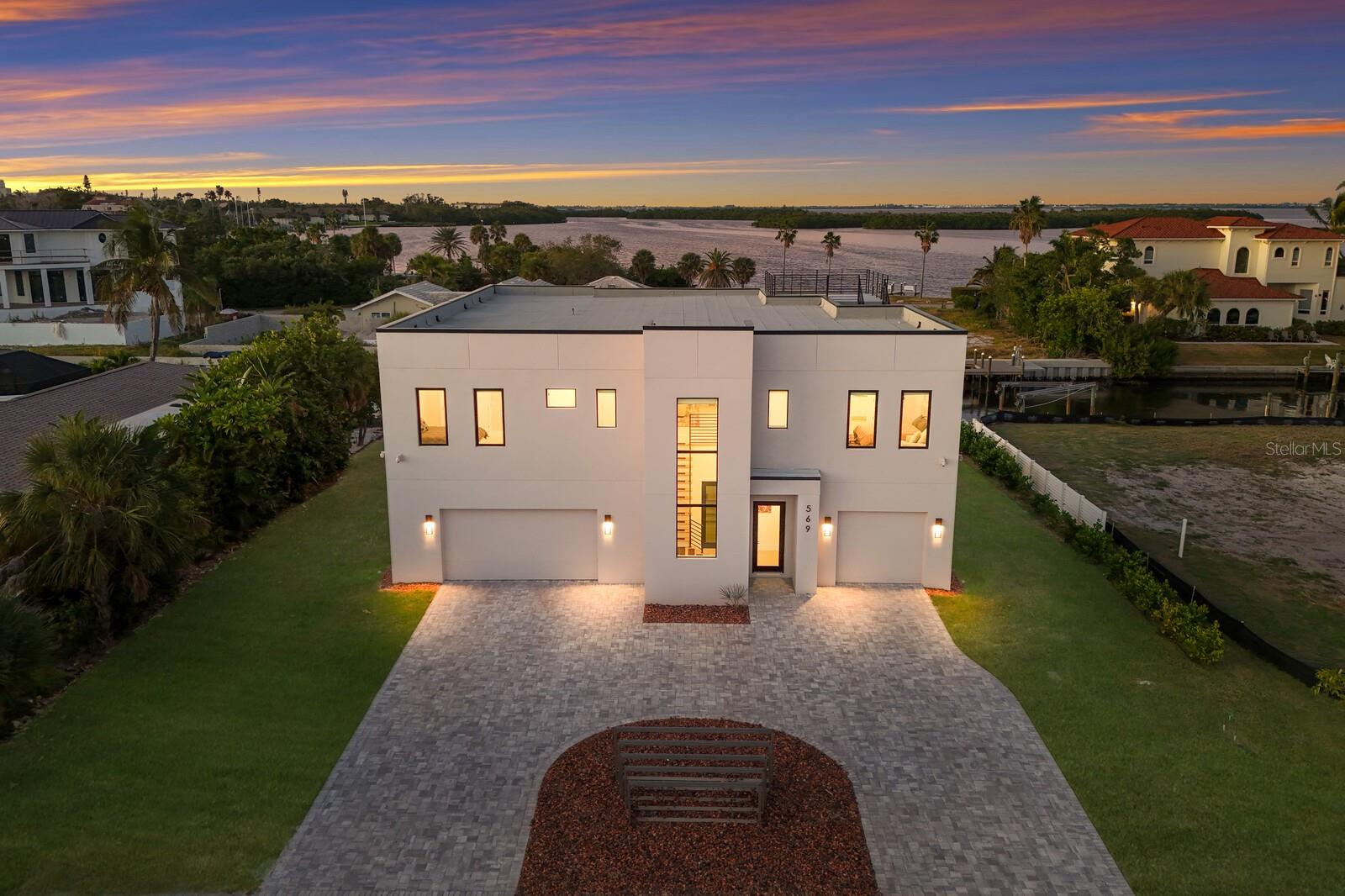 Longboat Key, Florida, 34228, United States, 3 Bedrooms Bedrooms, ,4 BathroomsBathrooms,Residential,Active,1987209