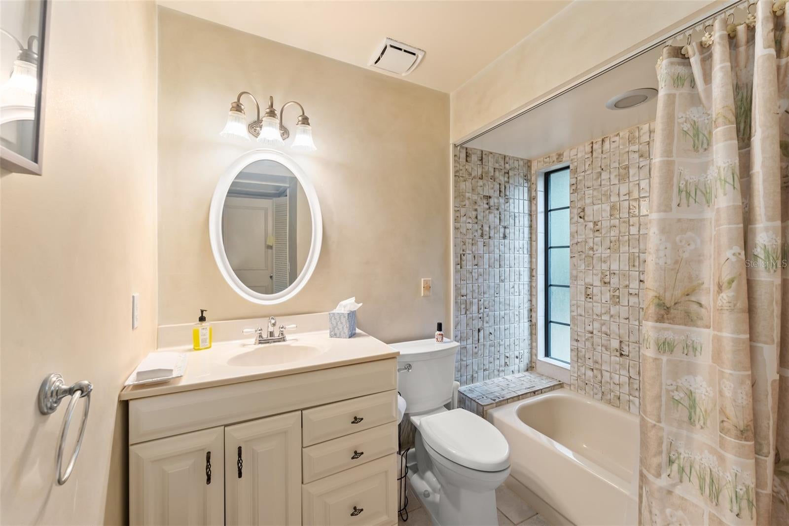 Longwood, Florida, 32779, United States, 10 Bedrooms Bedrooms, ,17 BathroomsBathrooms,Residential,Active,1914816