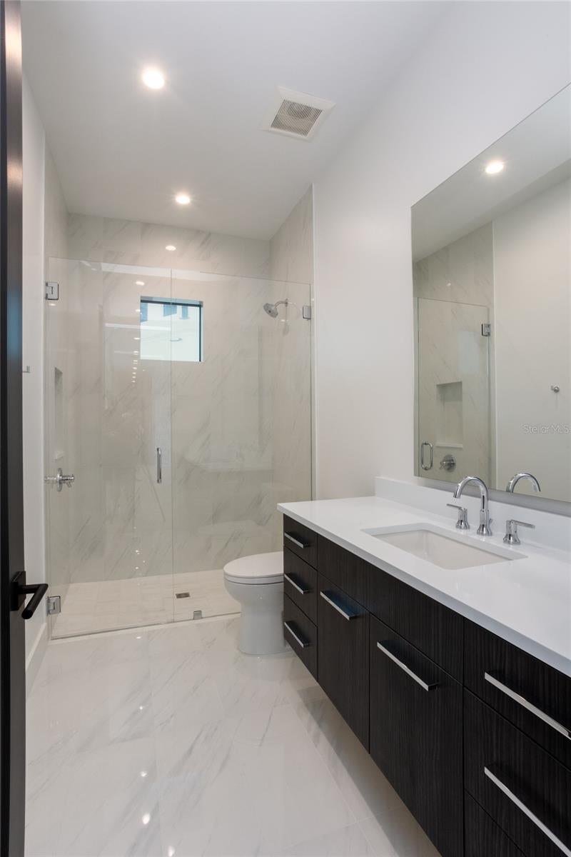 St Petersburg, Florida, 33703, United States, 5 Bedrooms Bedrooms, ,6 BathroomsBathrooms,Residential,Active,1703441
