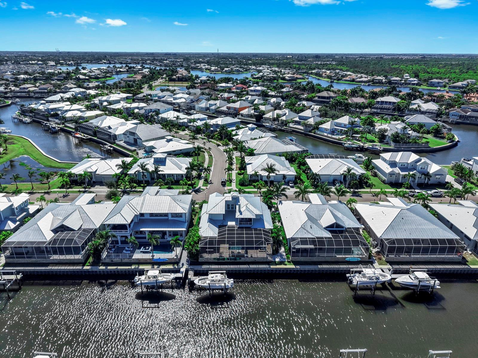 Apollo Beach, Florida, 33572, United States, 3 Bedrooms Bedrooms, ,4 BathroomsBathrooms,Residential,Active,1972155