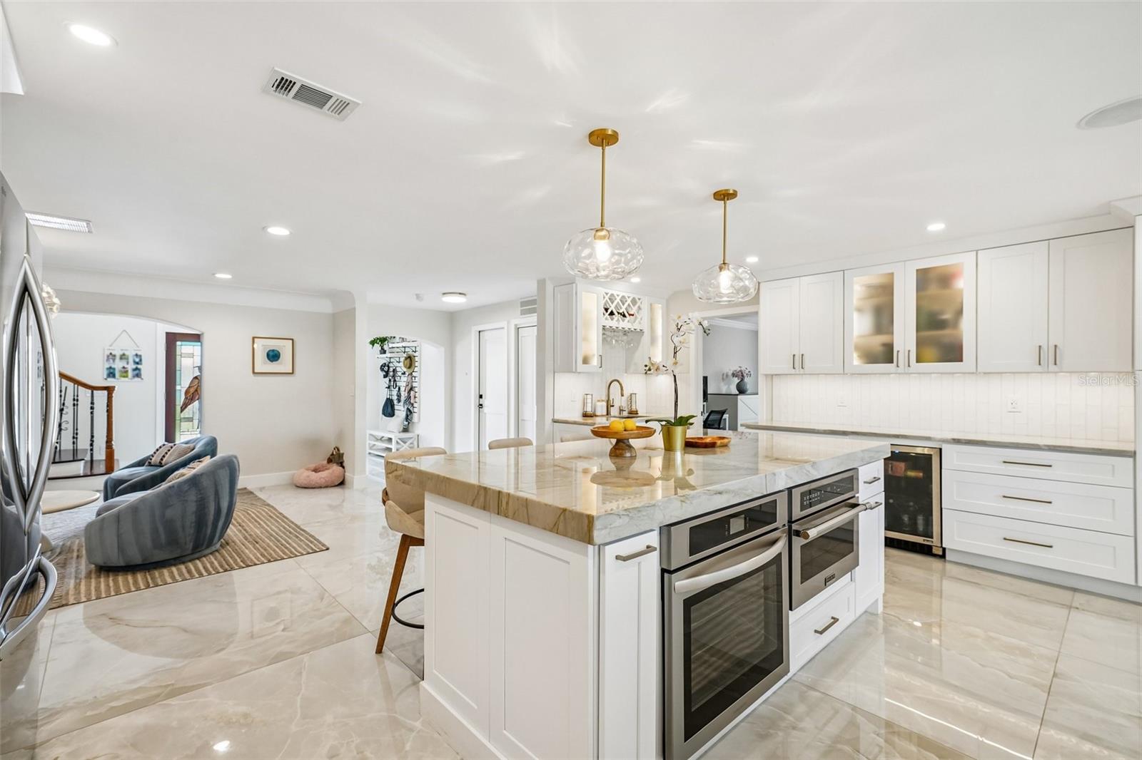 St Petersburg, Florida, 33703, United States, 5 Bedrooms Bedrooms, ,3 BathroomsBathrooms,Residential,Active,2051998
