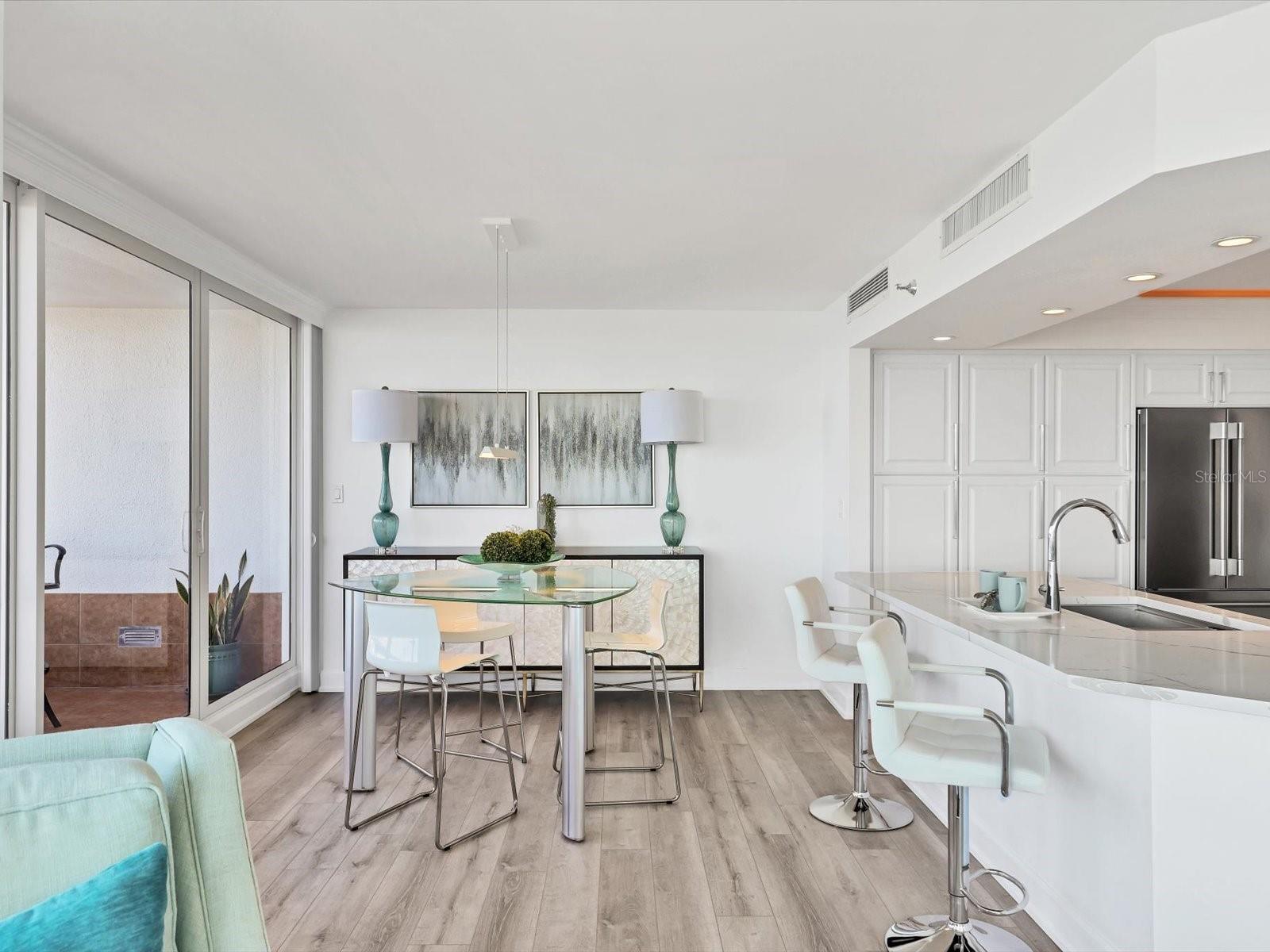 Sarasota, Florida, 34236, United States, 2 Bedrooms Bedrooms, ,2 BathroomsBathrooms,Residential,Active,1987245