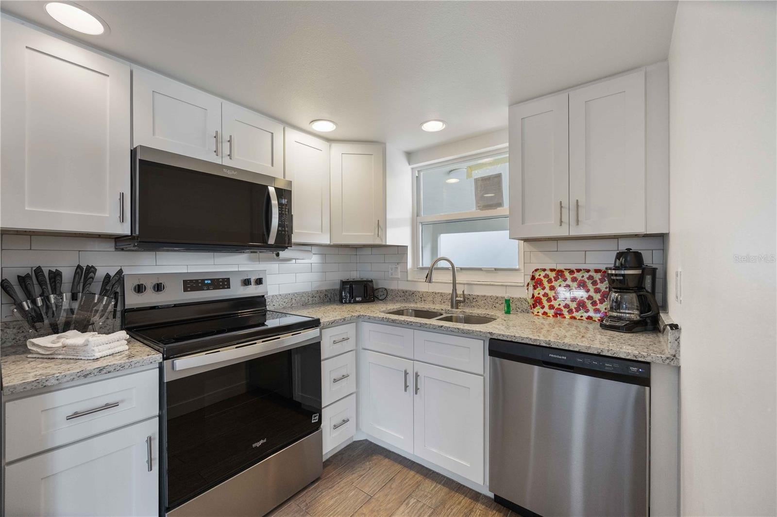 Sarasota, Florida, 34242, United States, 4 Bedrooms Bedrooms, ,3 BathroomsBathrooms,Residential,Active,1905468