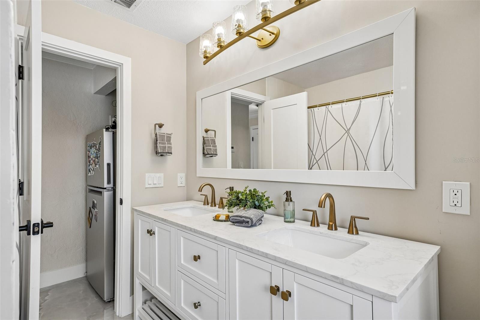 St Petersburg, Florida, 33703, United States, 5 Bedrooms Bedrooms, ,3 BathroomsBathrooms,Residential,Active,2051998