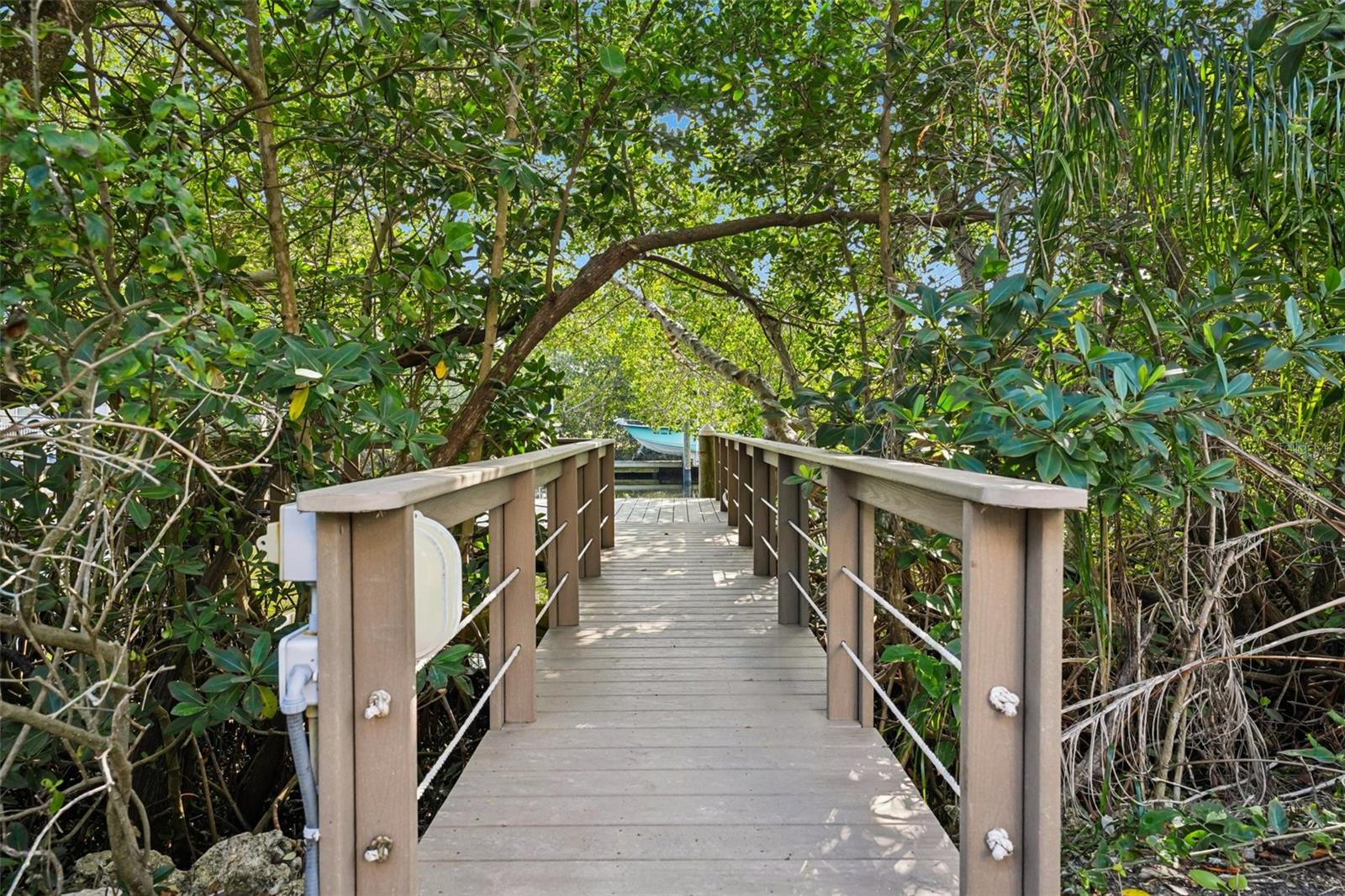 St Petersburg, Florida, 33703, United States, 4 Bedrooms Bedrooms, ,4 BathroomsBathrooms,Residential,Active,1994976