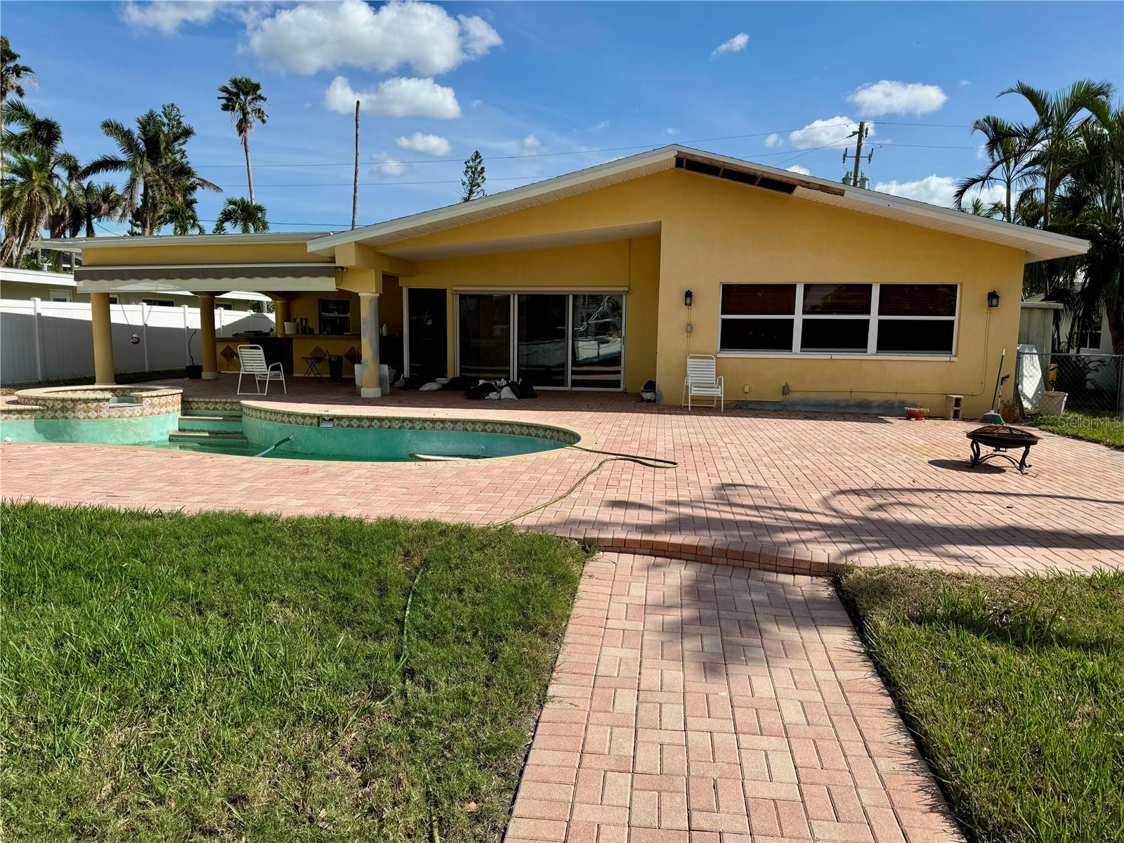 Redington Beach, Florida, 33708, United States, 3 Bedrooms Bedrooms, ,2 BathroomsBathrooms,Residential,Active,1704047