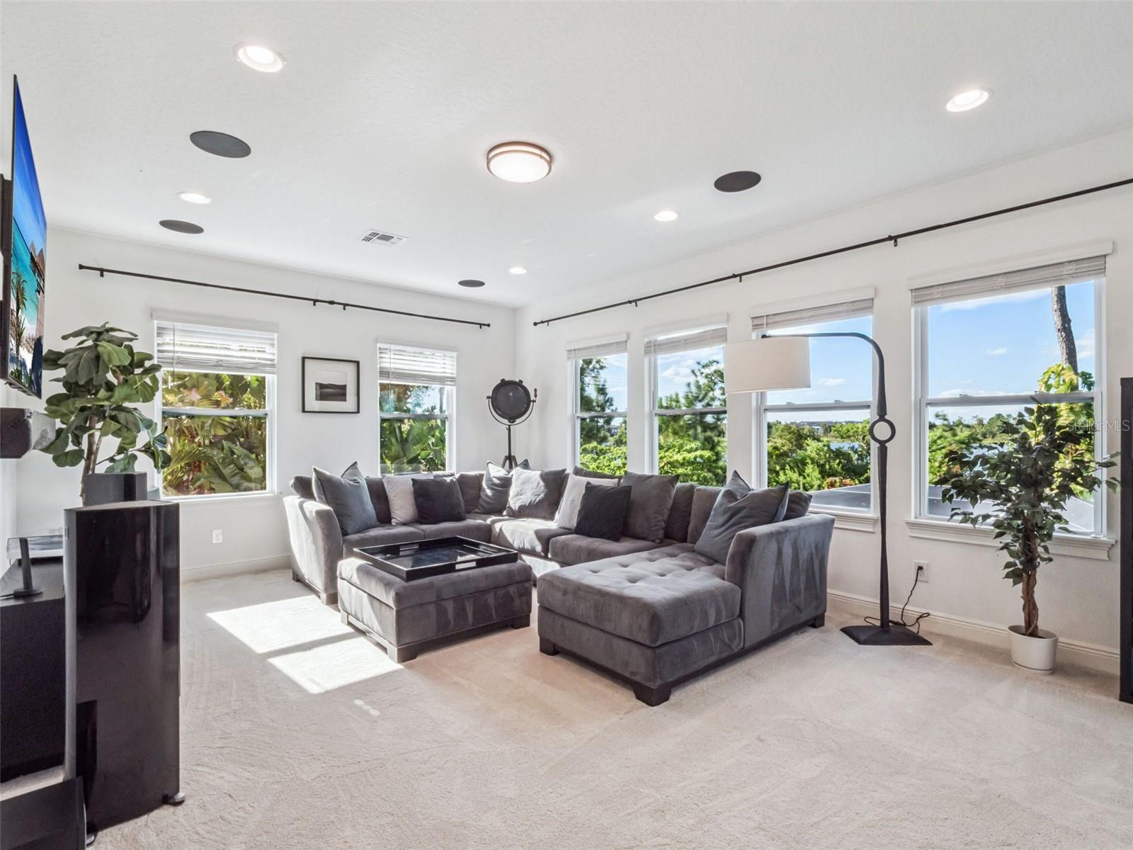 Winter Garden, Florida, 34787, United States, 5 Bedrooms Bedrooms, ,5 BathroomsBathrooms,Residential,Active,1969652