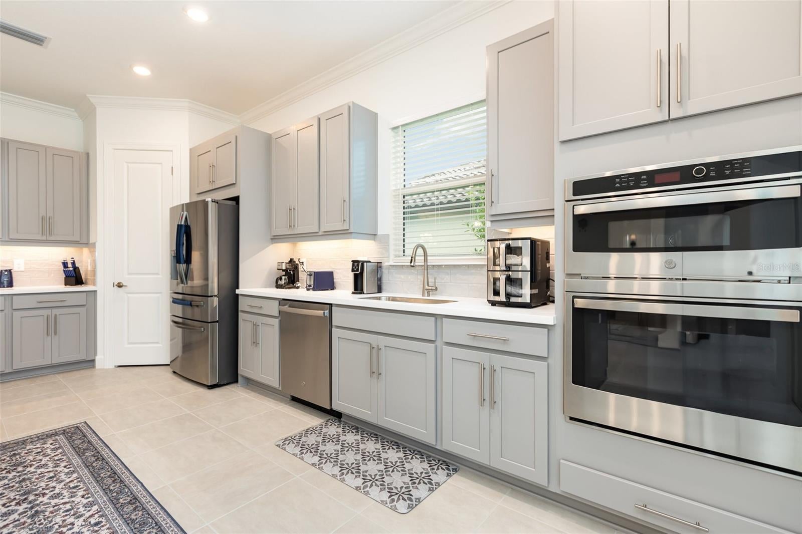 Sarasota, Florida, 34241, United States, 4 Bedrooms Bedrooms, ,3 BathroomsBathrooms,Residential,Active,1926697