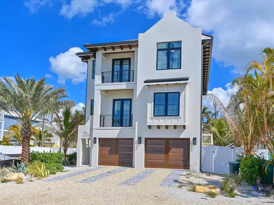 Bradenton Beach, Florida, 34217, United States, 4 Bedrooms Bedrooms, ,5 BathroomsBathrooms,Residential,Active,2044169