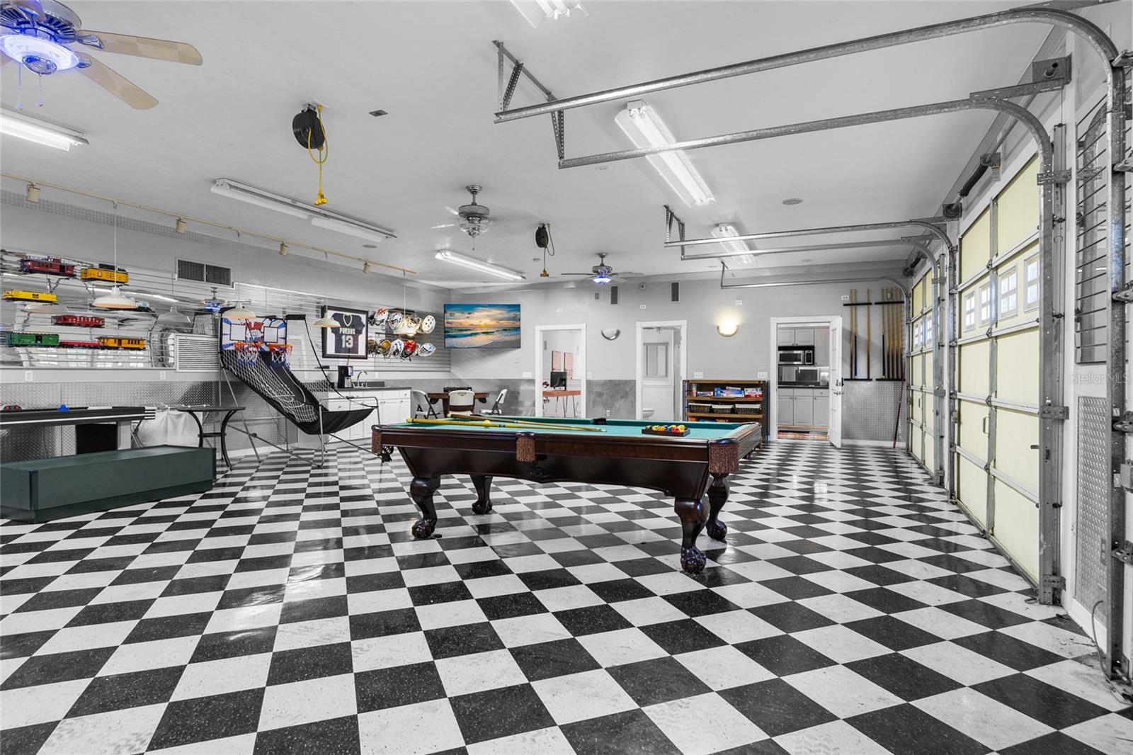 Alachua, Florida, 32615, United States, 5 Bedrooms Bedrooms, ,7 BathroomsBathrooms,Residential,Active,2009170