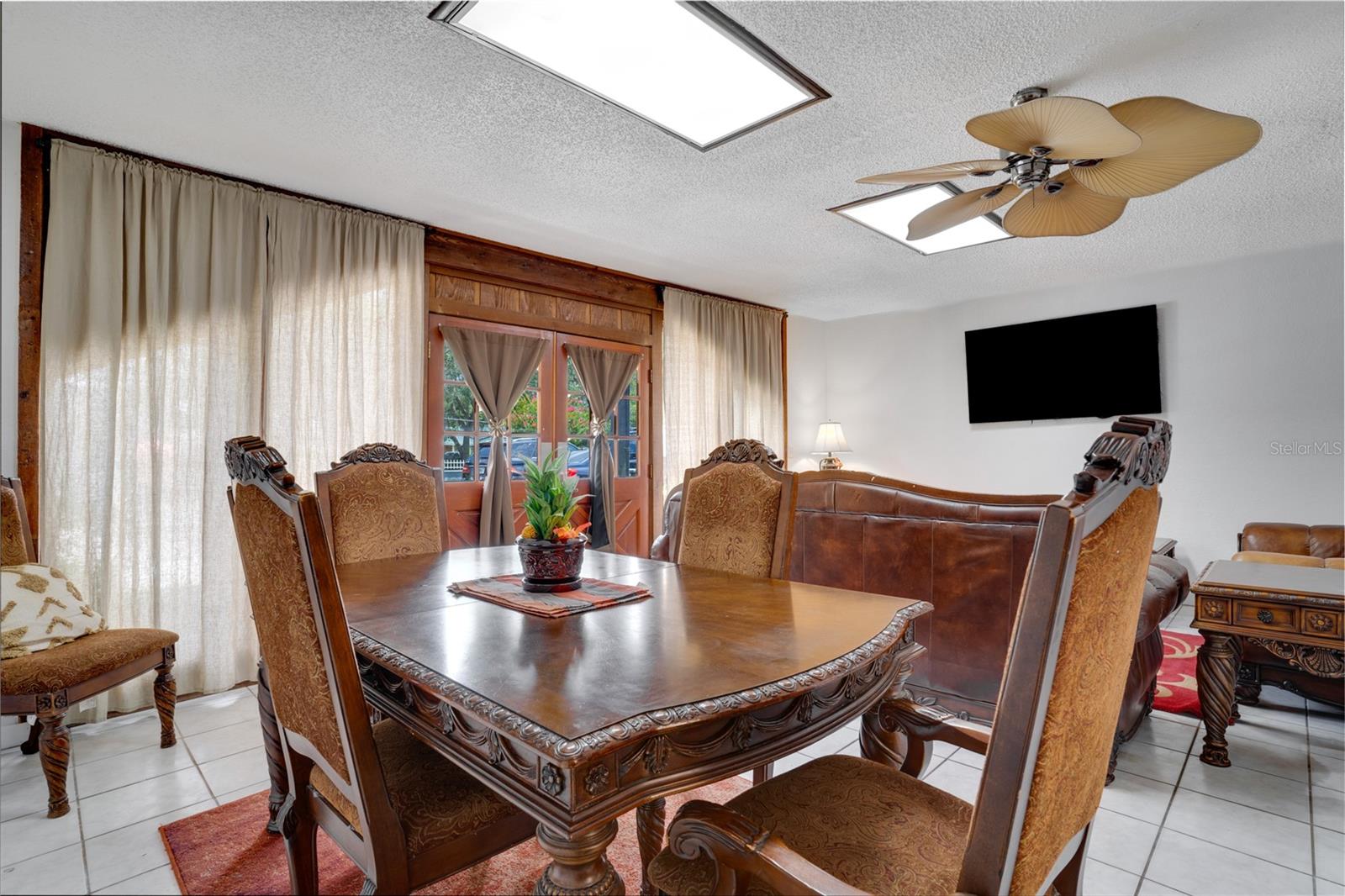 Plant City, Florida, 33565, United States, 13 Bedrooms Bedrooms, ,11 BathroomsBathrooms,Residential,Active,1953280