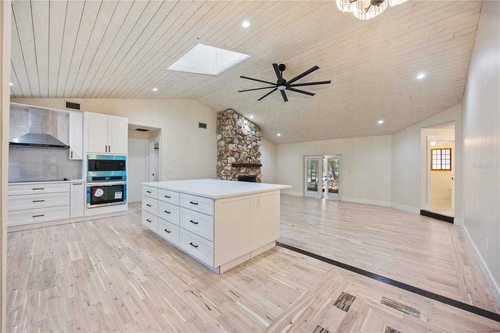 Sarasota, Florida, 34232, United States, 5 Bedrooms Bedrooms, ,3 BathroomsBathrooms,Residential,Active,1781510