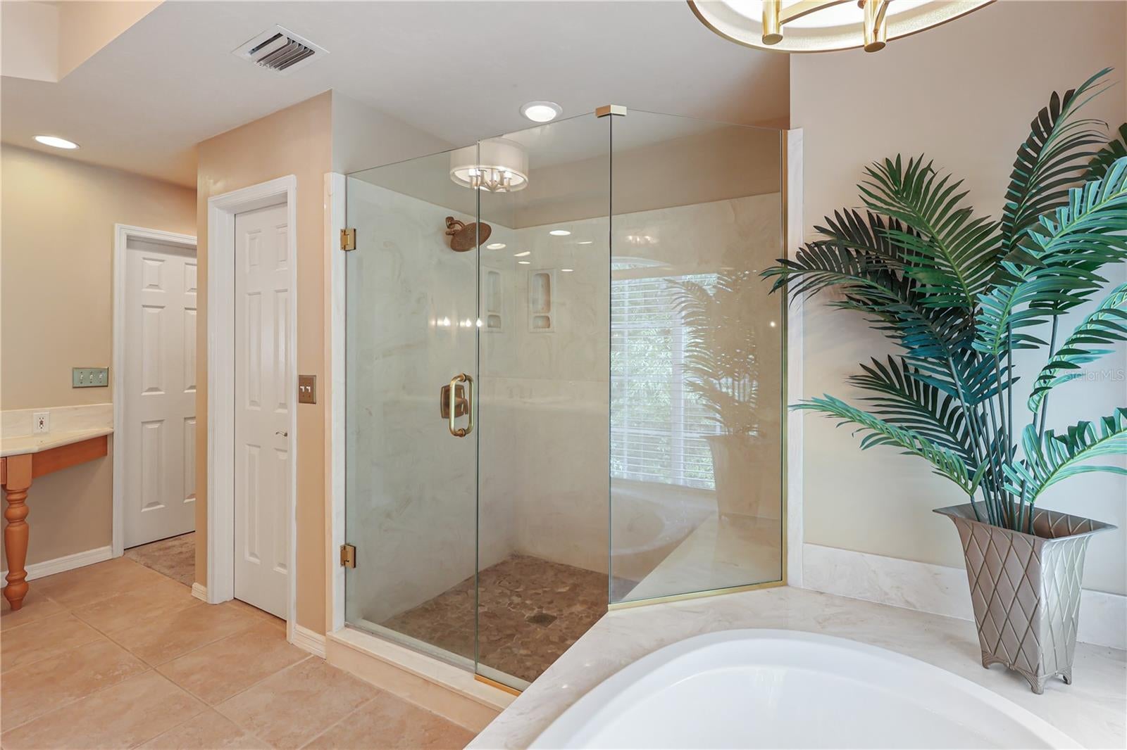Gainesville, Florida, 32608, United States, ,5 BathroomsBathrooms,Residential,Active,1799404