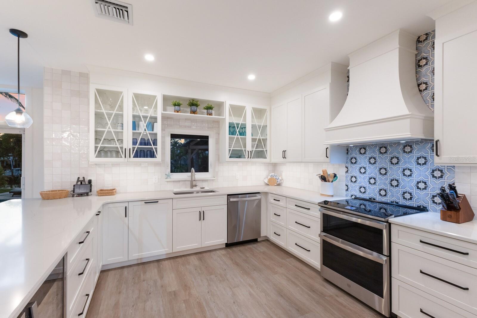 Anna Maria, Florida, 34216, United States, 5 Bedrooms Bedrooms, ,5 BathroomsBathrooms,Residential,Active,1899866