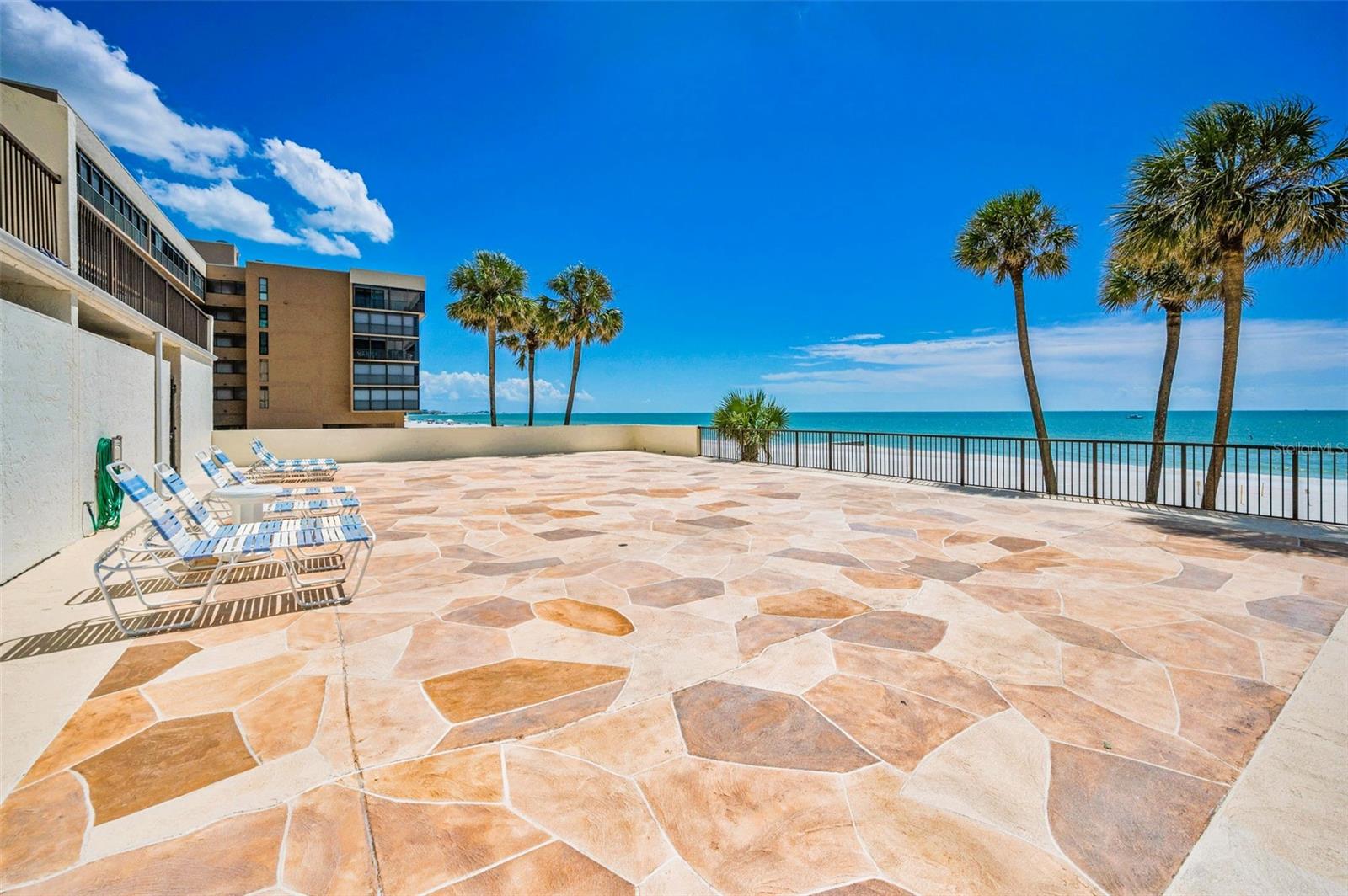 Madeira Beach, Florida, 33708, United States, 2 Bedrooms Bedrooms, ,2 BathroomsBathrooms,Residential,Active,1945844