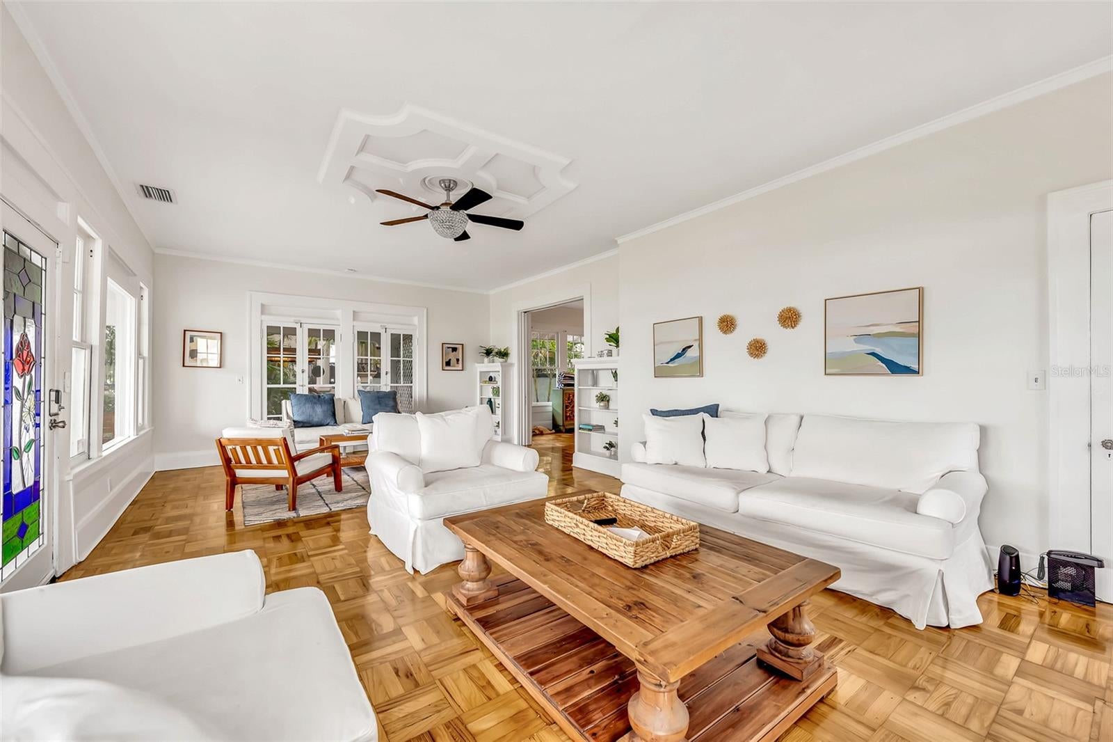 Tampa, Florida, 33606, United States, 4 Bedrooms Bedrooms, ,4 BathroomsBathrooms,Residential,Pending,1987252