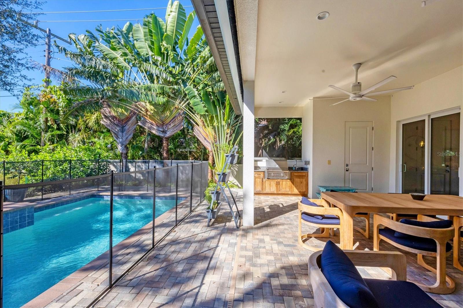 Sarasota, Florida, 34239, United States, 4 Bedrooms Bedrooms, ,4 BathroomsBathrooms,Residential,Active,1965823