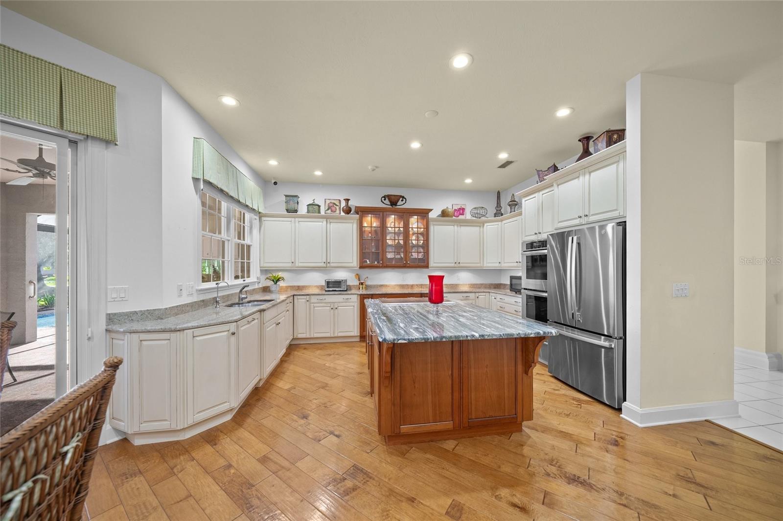 Sarasota, Florida, 34240, United States, 3 Bedrooms Bedrooms, ,3 BathroomsBathrooms,Residential,Active,2007154