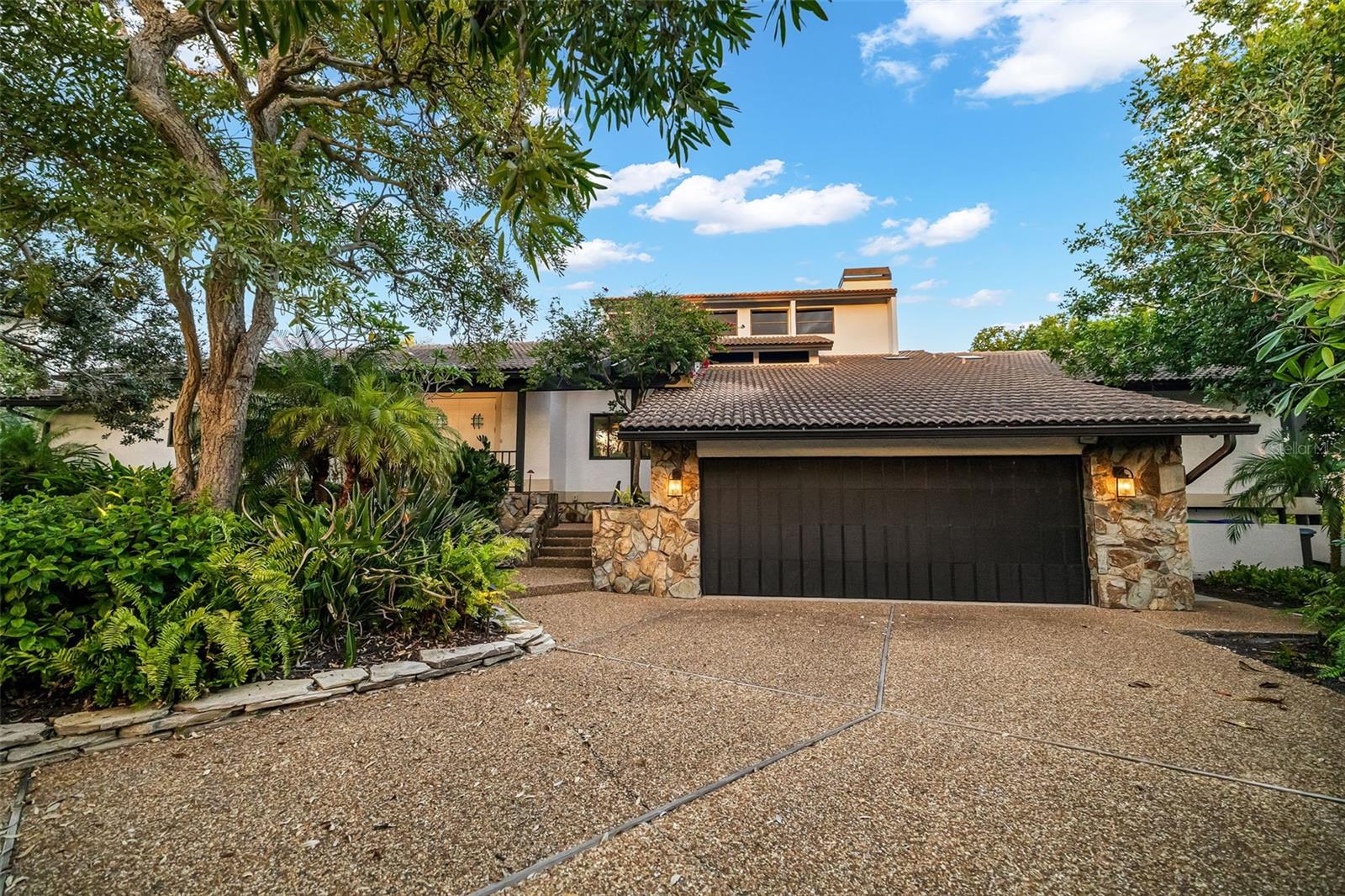 Longboat Key, Florida, 34228, United States, 3 Bedrooms Bedrooms, ,4 BathroomsBathrooms,Residential,Active,1995265