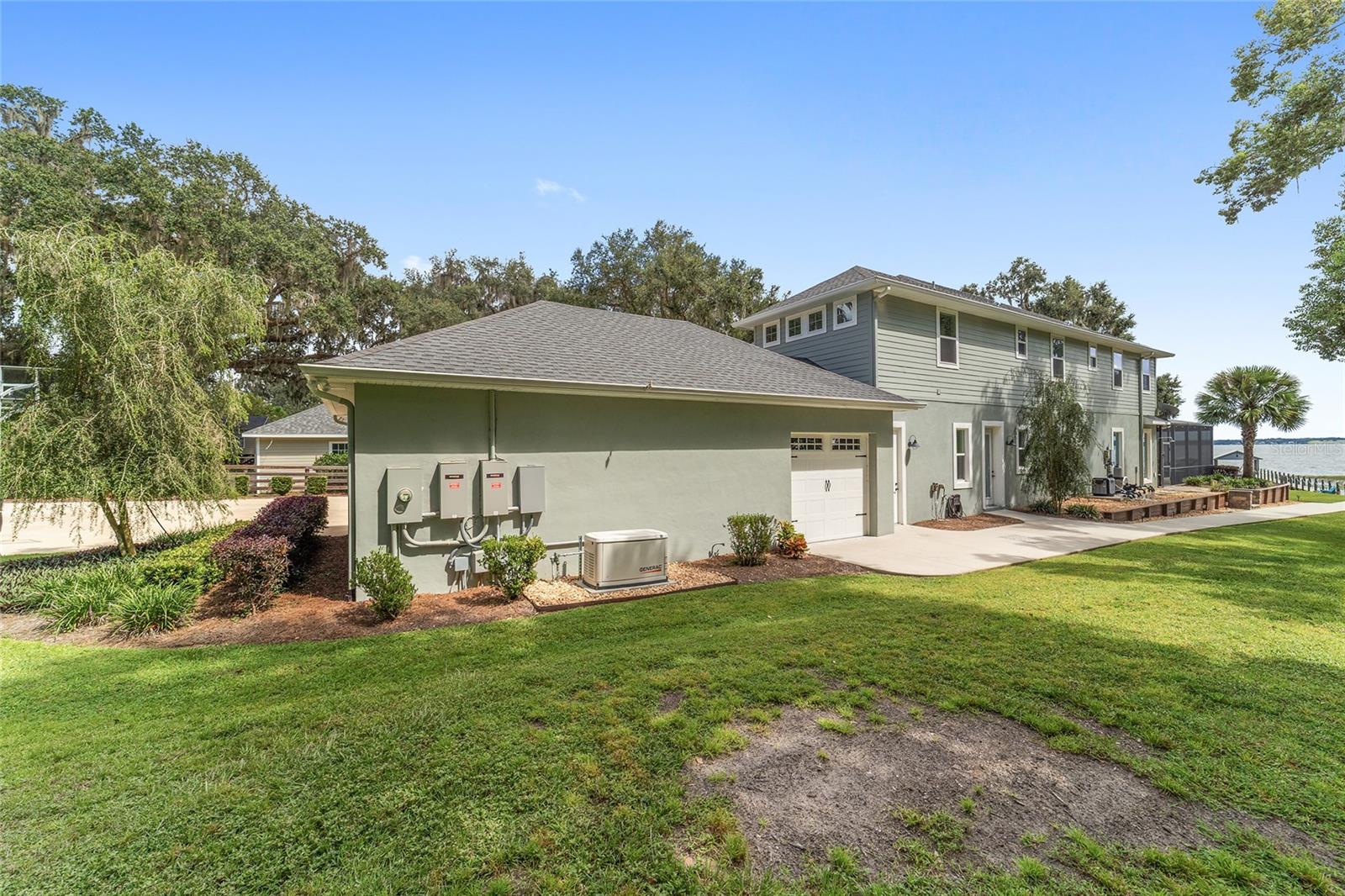 Ocklawaha, Florida, 32179, United States, 5 Bedrooms Bedrooms, ,4 BathroomsBathrooms,Residential,Active,1944075