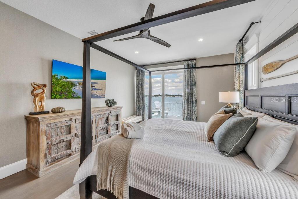 Bradenton Beach, Florida, 34217, United States, 5 Bedrooms Bedrooms, ,6 BathroomsBathrooms,Residential,Active,1908168