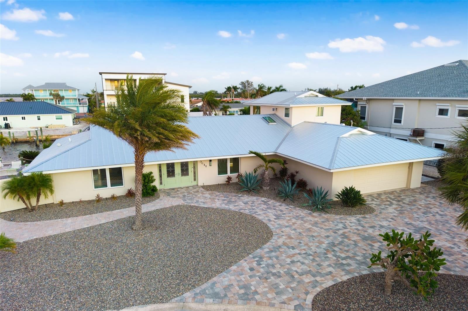 Bradenton, Florida, 34210, United States, 3 Bedrooms Bedrooms, ,3 BathroomsBathrooms,Residential,Active,1993663