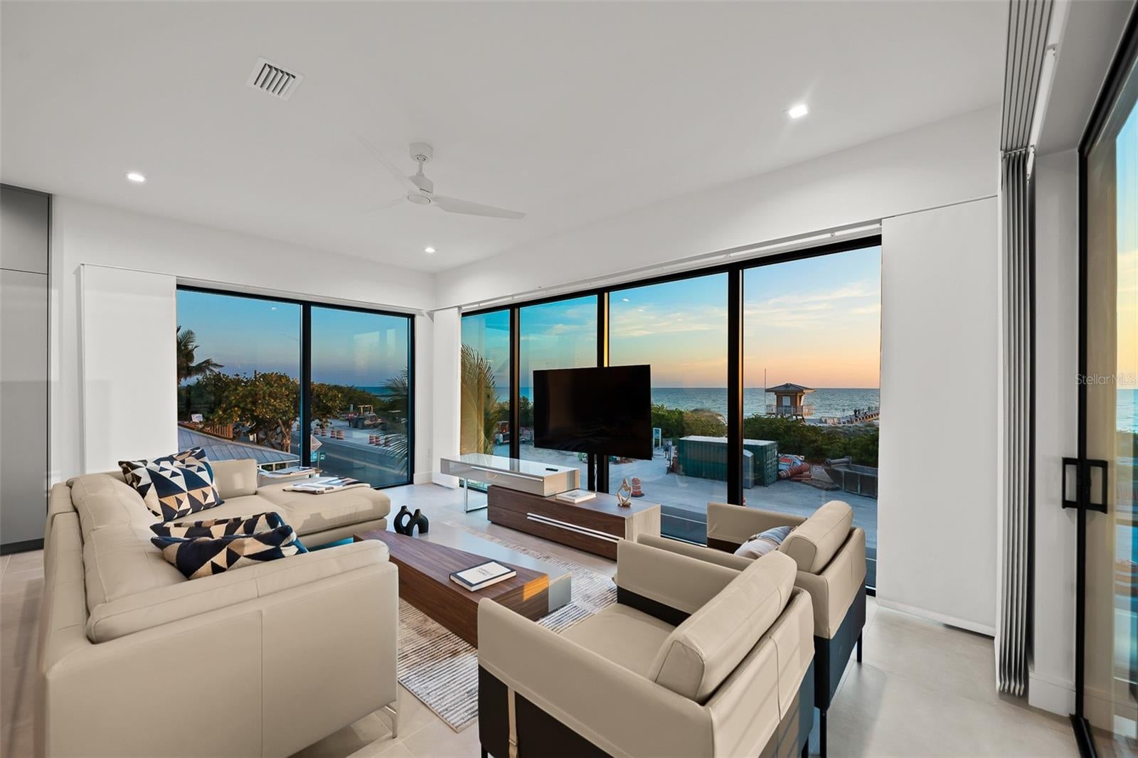 Bradenton Beach, Florida, 34217, United States, ,6 BathroomsBathrooms,Residential,Active,1829944