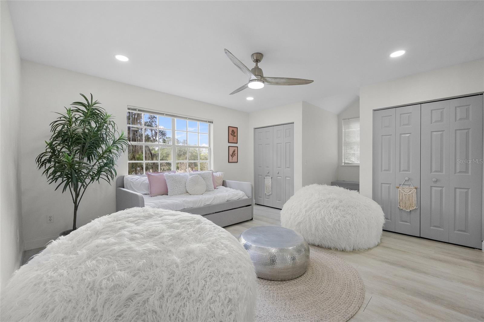 Alachua, Florida, 32615, United States, 5 Bedrooms Bedrooms, ,7 BathroomsBathrooms,Residential,Active,2009170