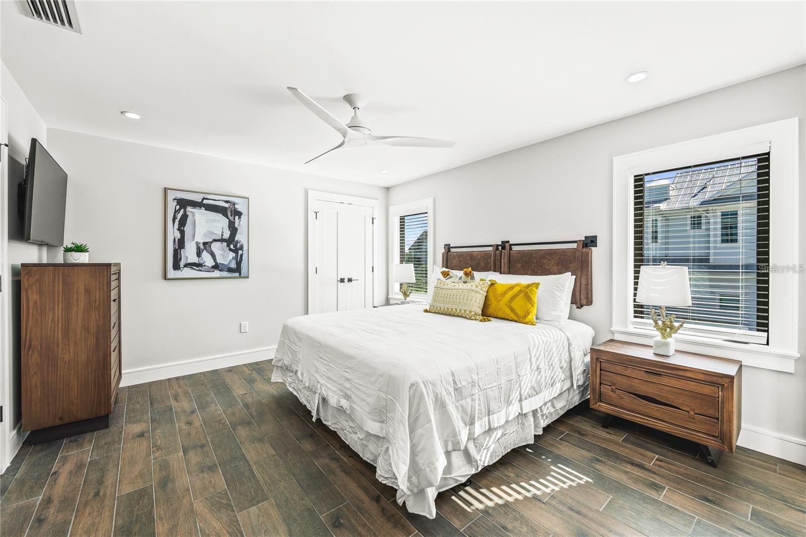 Sarasota, Florida, 34236, United States, 6 Bedrooms Bedrooms, ,8 BathroomsBathrooms,Residential,Active,1773155