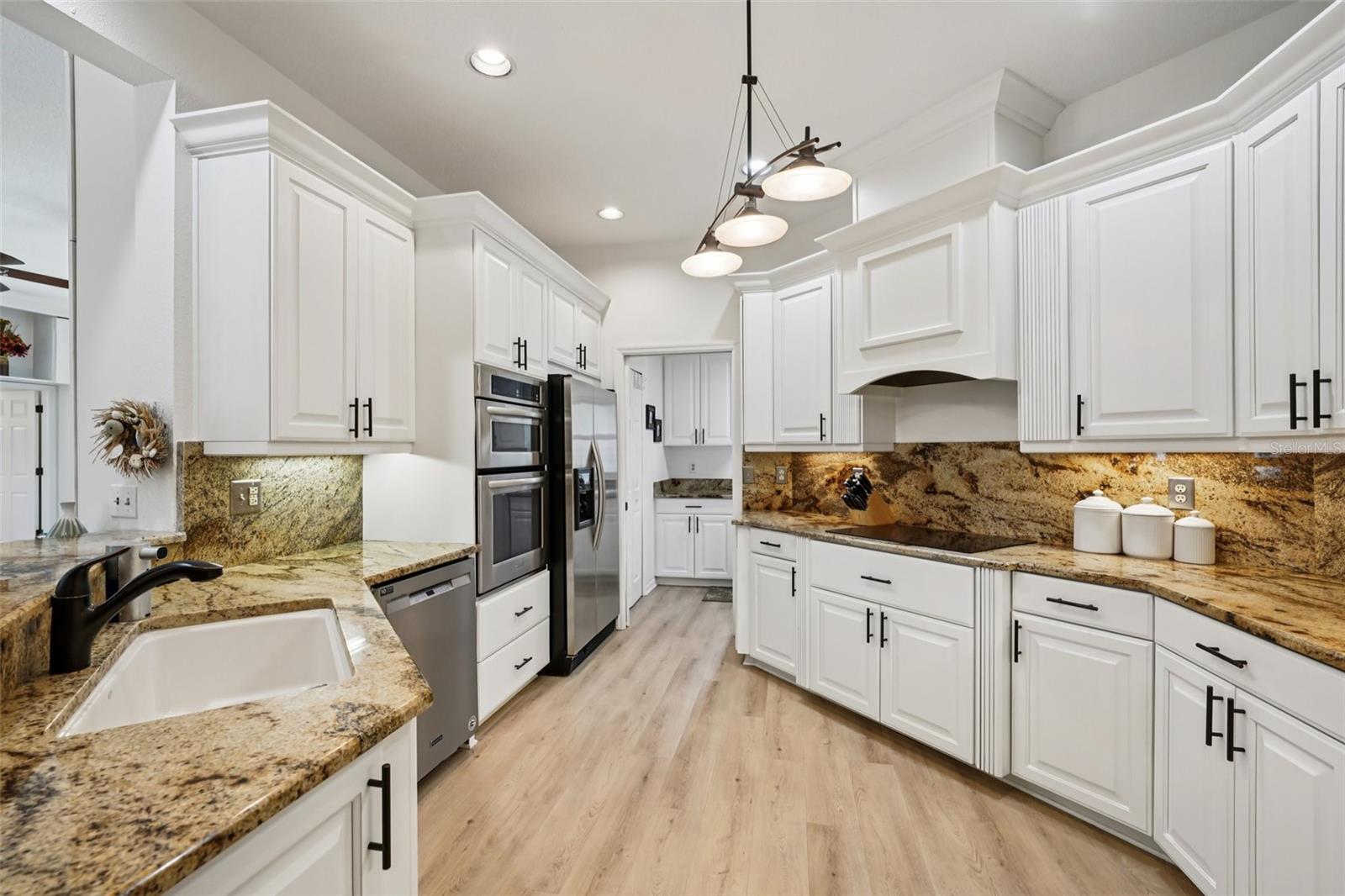 St Petersburg, Florida, 33703, United States, 4 Bedrooms Bedrooms, ,4 BathroomsBathrooms,Residential,Active,1994976