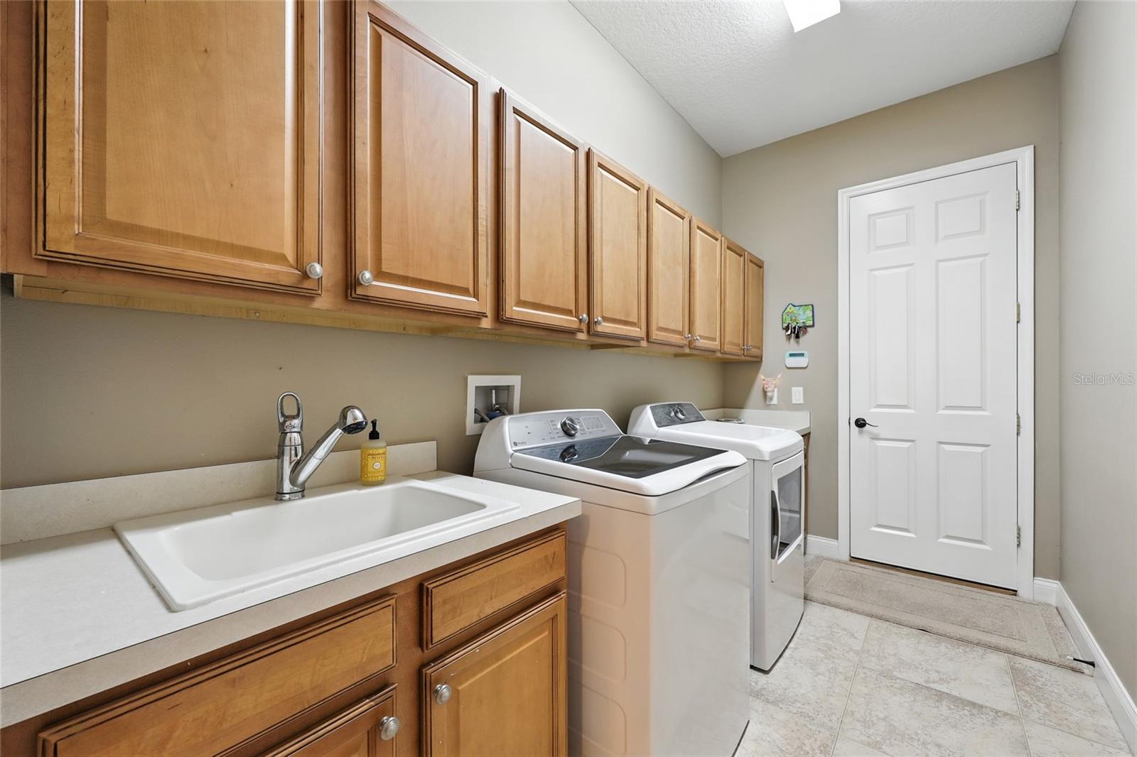 Mount Dora, Florida, 32757, United States, 6 Bedrooms Bedrooms, ,4 BathroomsBathrooms,Residential,Active,1920256