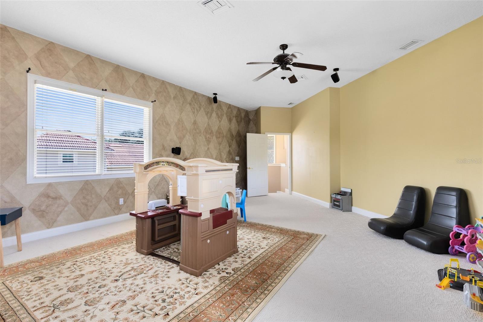 Winter Springs, Florida, 32708, United States, 5 Bedrooms Bedrooms, ,5 BathroomsBathrooms,Residential,Active,1922519