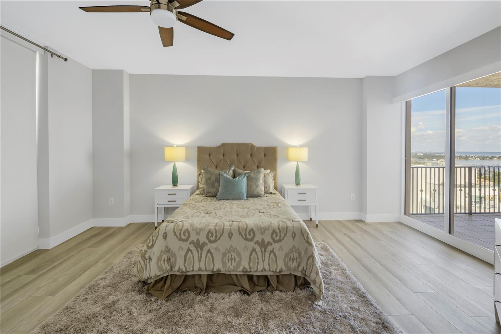 St Petersburg, Florida, 33701, United States, 2 Bedrooms Bedrooms, ,3 BathroomsBathrooms,Residential,Active,1888963