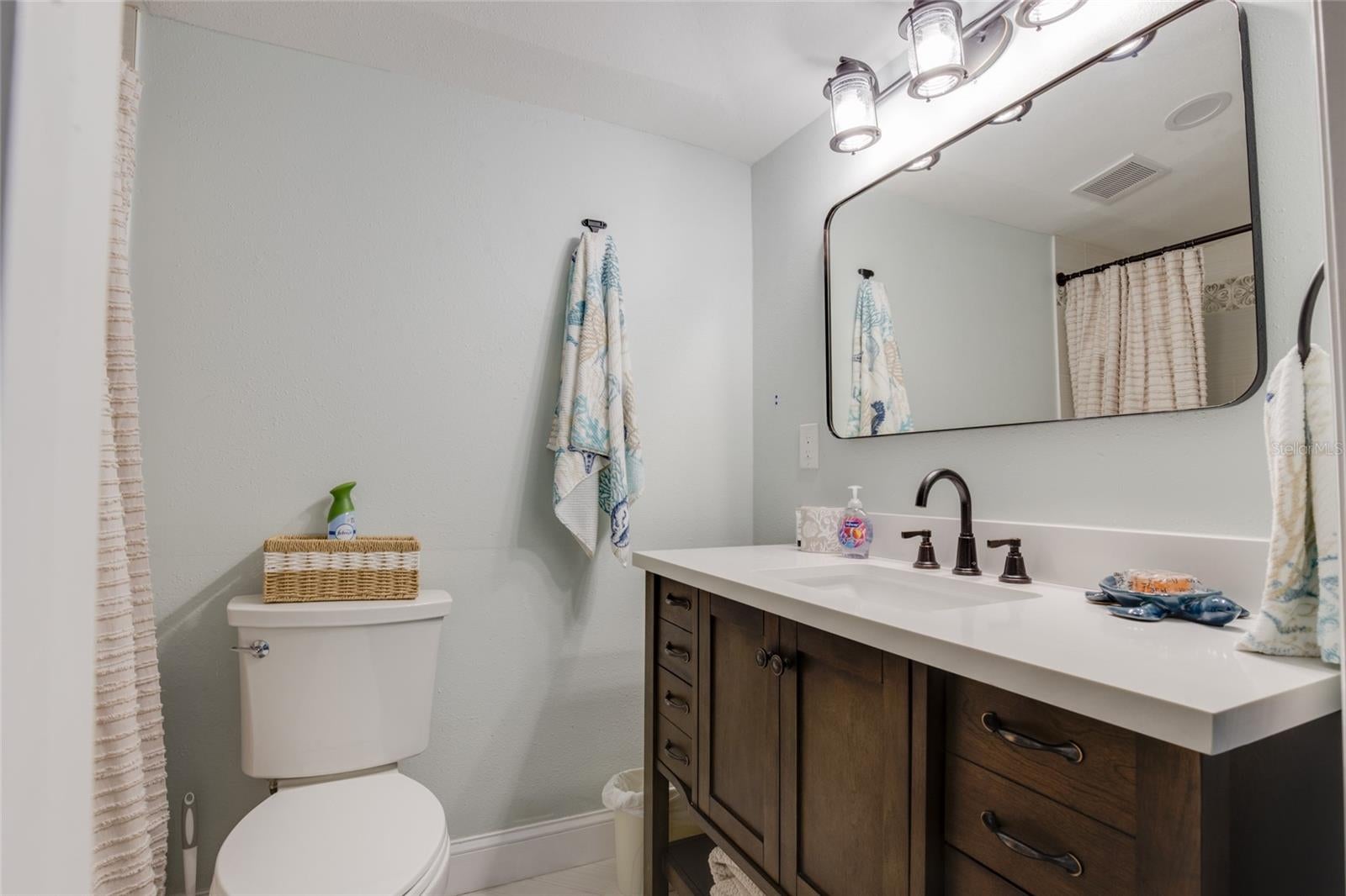 Dunedin, Florida, 34698, United States, 3 Bedrooms Bedrooms, ,3 BathroomsBathrooms,Residential,Active,2009176