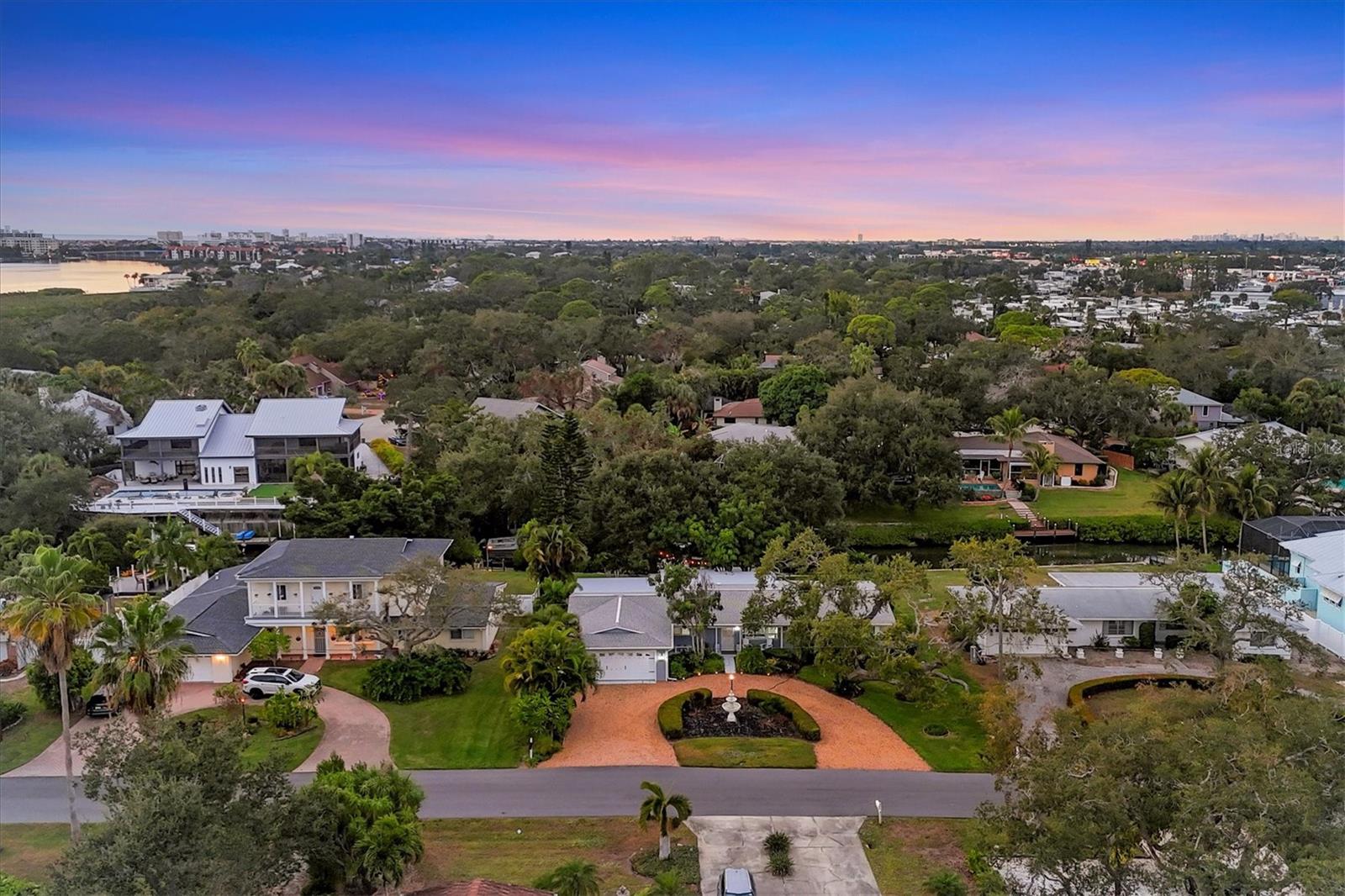 Sarasota, Florida, 34231, United States, 3 Bedrooms Bedrooms, ,2 BathroomsBathrooms,Residential,Active,2010584