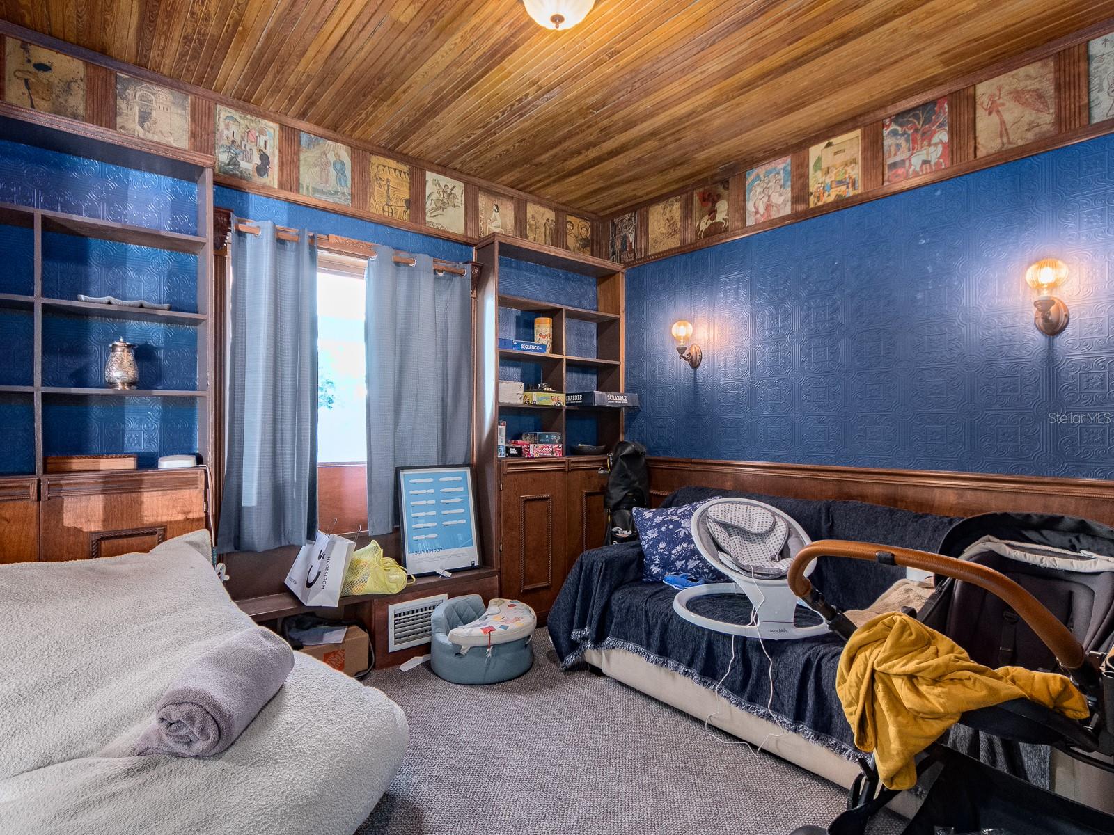 St Petersburg, Florida, 33705, United States, 6 Bedrooms Bedrooms, ,4 BathroomsBathrooms,Residential,Active,1986869