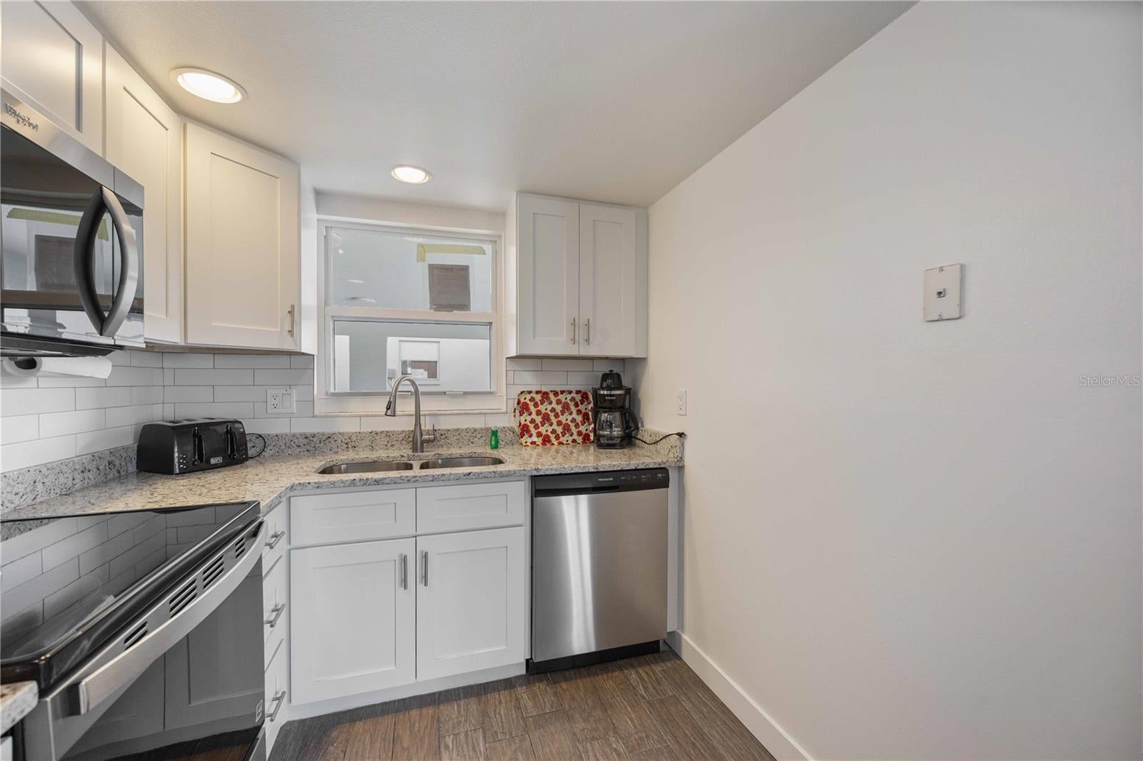 Sarasota, Florida, 34242, United States, 4 Bedrooms Bedrooms, ,3 BathroomsBathrooms,Residential,Active,1905468
