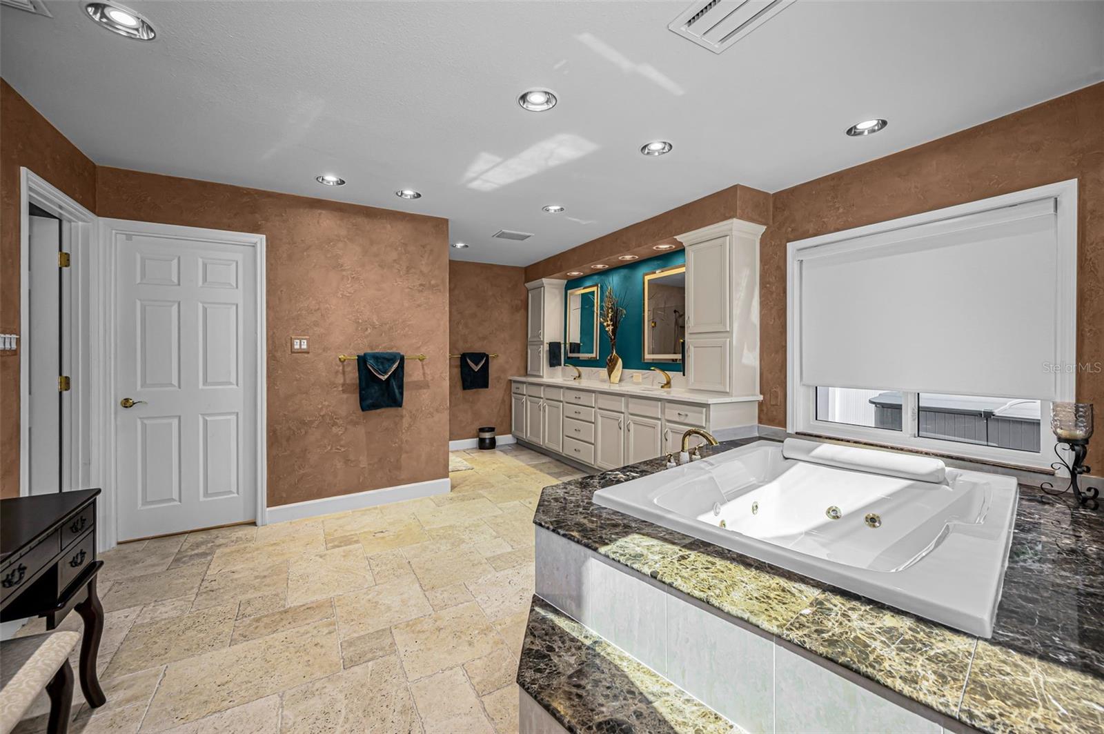 Palm Harbor, Florida, 34683, United States, 4 Bedrooms Bedrooms, ,4 BathroomsBathrooms,Residential,Active,2036020